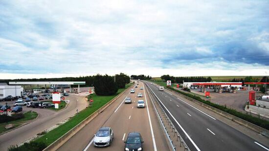 法国高速路收费2018年将上涨1%至2%