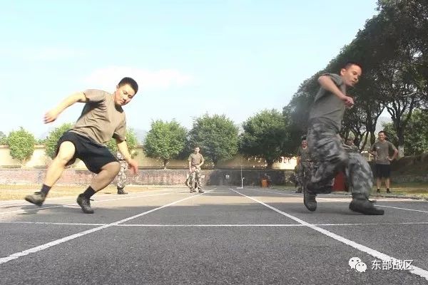 实拍部队军官年终考核,锤炼过硬综合能力素质