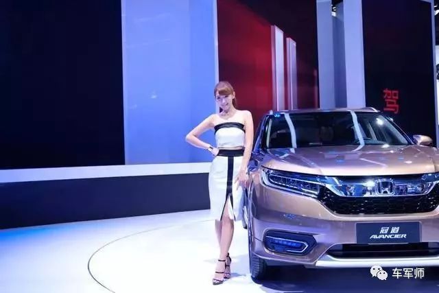 2017广州车展车模第二波:玛莎拉蒂展台美人颜值爆表