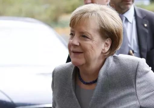 新闻早班车丨穆加贝发表电视讲话 未宣布辞去