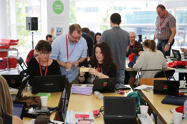 谷歌向英国教师捐赠价值百万英镑的计算机培训