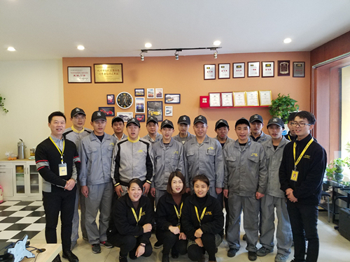 去年营业额30万,今年月增值30多万,这家小拇指