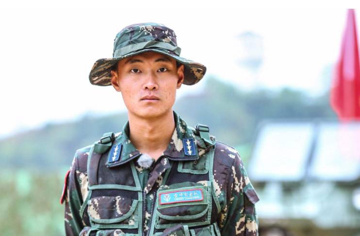 分享|探秘中国空降兵"雷神"突击队,淘汰率高达50%|空降兵|突击队|空军_新浪军事_新浪网