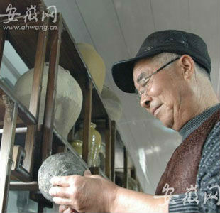 4个孩子弃尸水桶 20年后搬家其母不忘带走如同恐怖电影