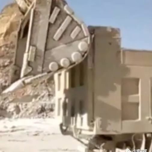 哈 哈 哈 哈 哈 哈 哈！内裤笑湿了~