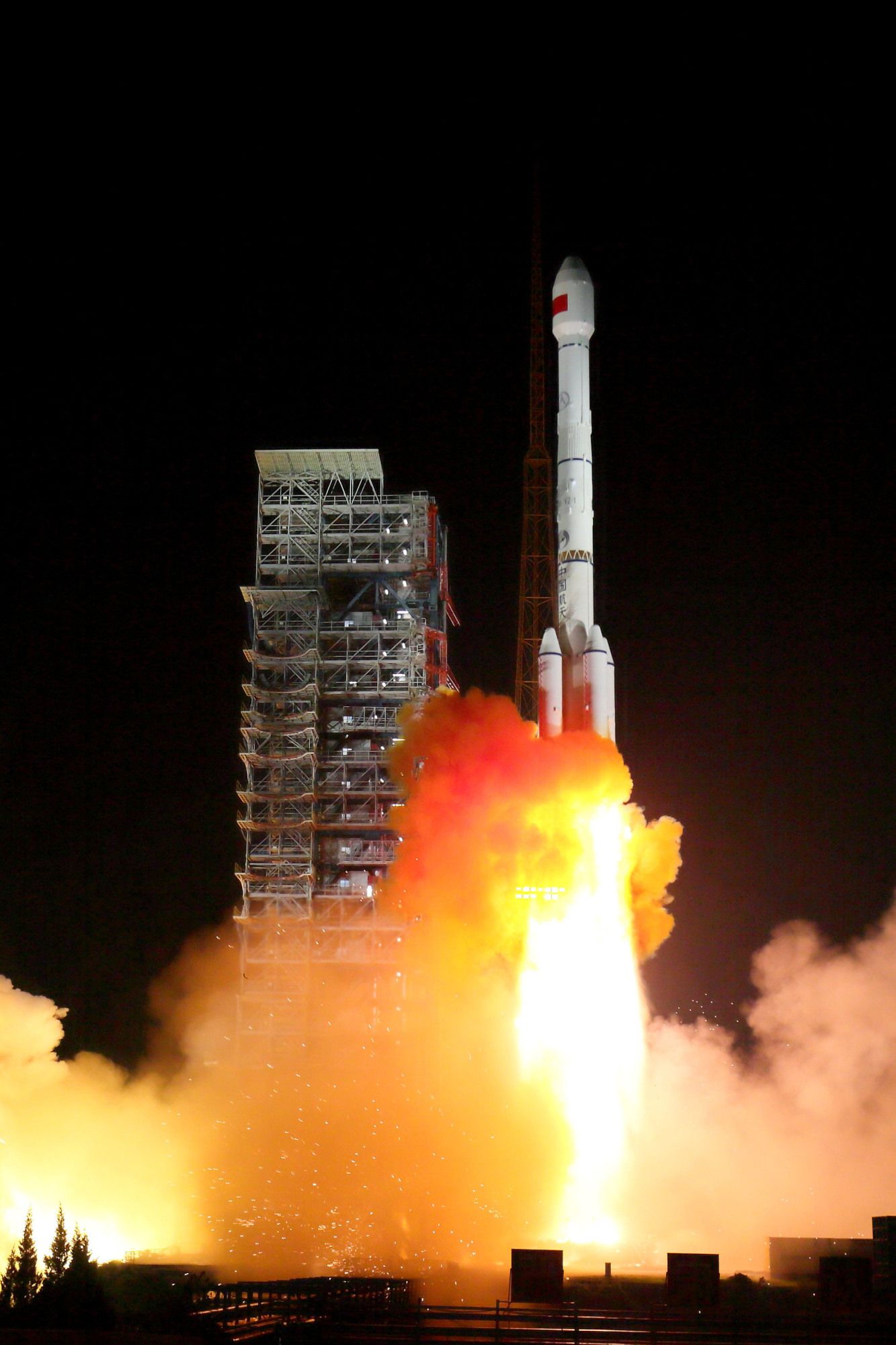 ▲11月5日,两颗北斗三号卫星搭载长征火箭发射成功。