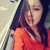 富婆开240万的大奔，遇到了骑电动车的同学后...