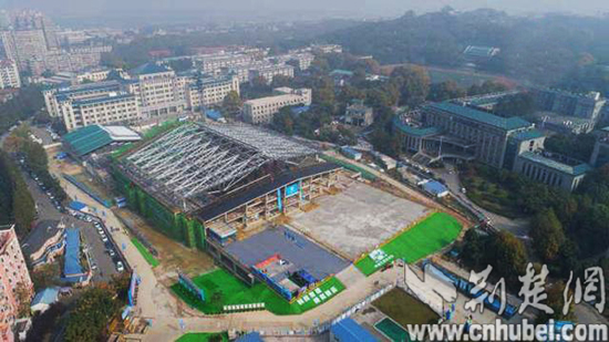 全国最大!卓尔捐建武汉大学新体育馆封顶