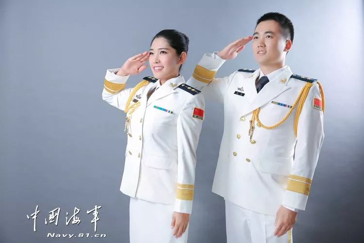 只为心中那片海 一对双军人大海上的最美遇见