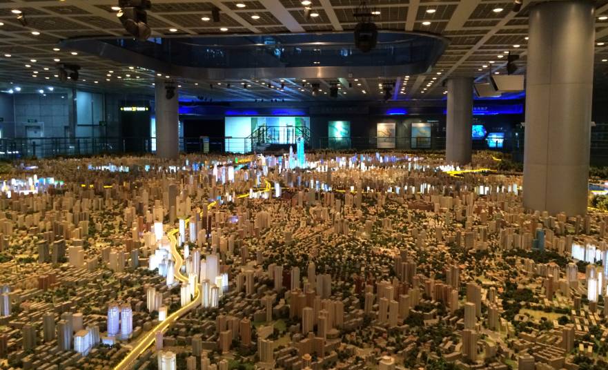 第一次去男朋友家,他爸居然扑通一下单膝跪在