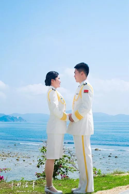 只为心中那片海 一对双军人大海上的最美遇见