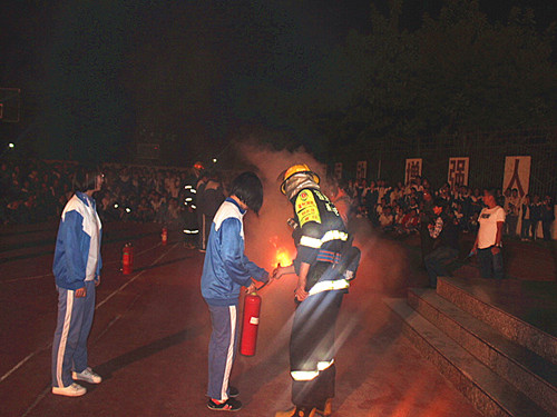 青口消防中队深入辖区淘江中学开展夜间消防疏