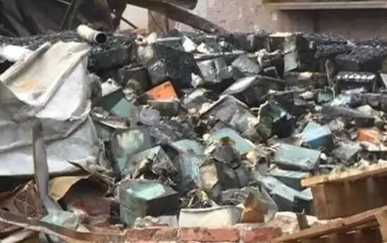 1.7万组新电池,3千组旧电池,300万配件,一场大