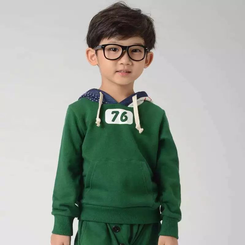 6岁小孩被衣服勒到窒息,这种衣服很常见,父母