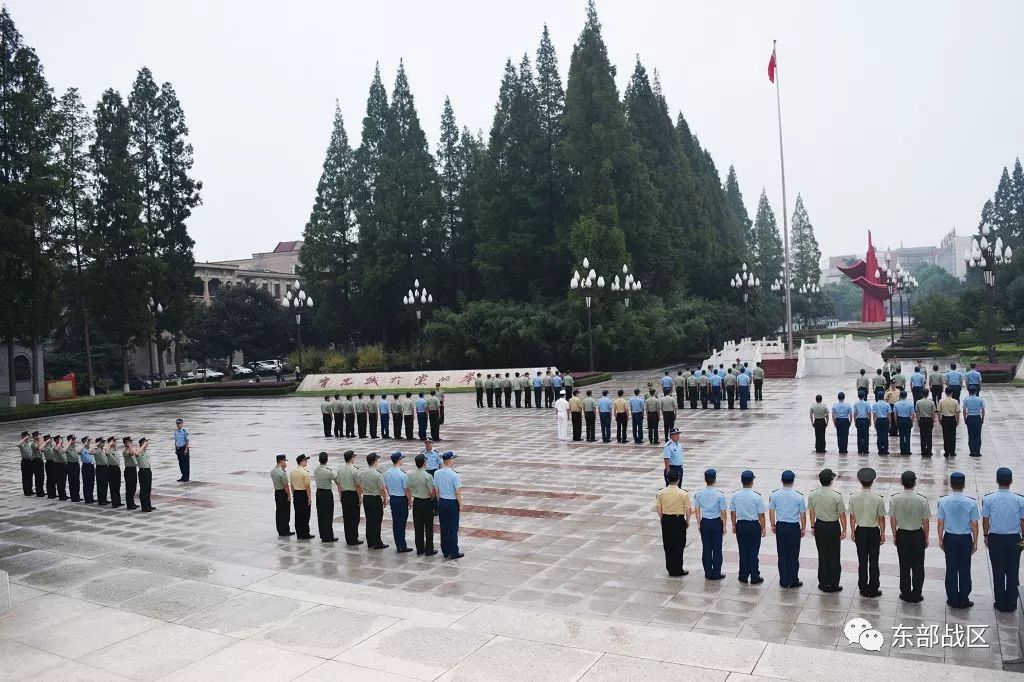 坚持三个面向培养新时代政治工作人才|国防大