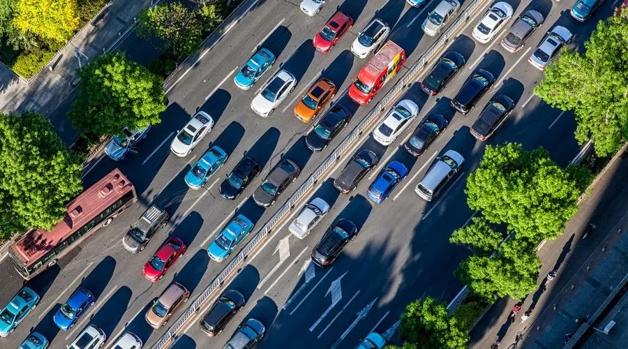 为什么有人呼吁国内违章按照芬兰的方式罚款?