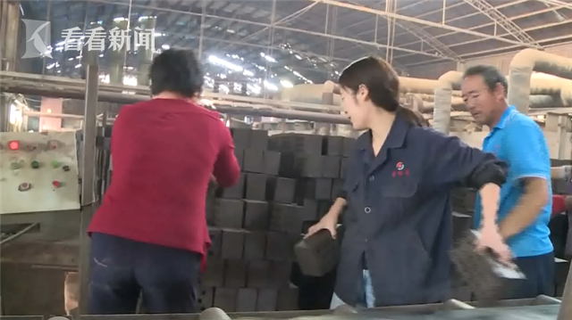 视频|上海女白领放弃20万年薪工作辞职回家搬