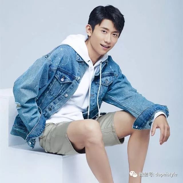 张一山一身酷黑帅痞现身机场,网友:一个被演员耽误的"大哥"