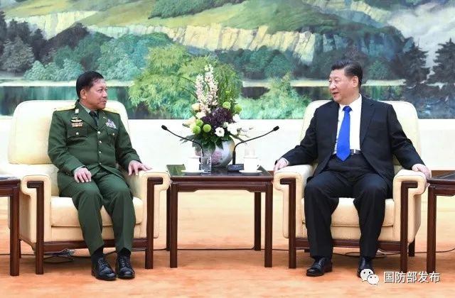 11月24日，中共中央总书记、国家主席、中央军委主席习近平在北京人民大会堂会见来华访问的缅甸国防军总司令敏昂莱。