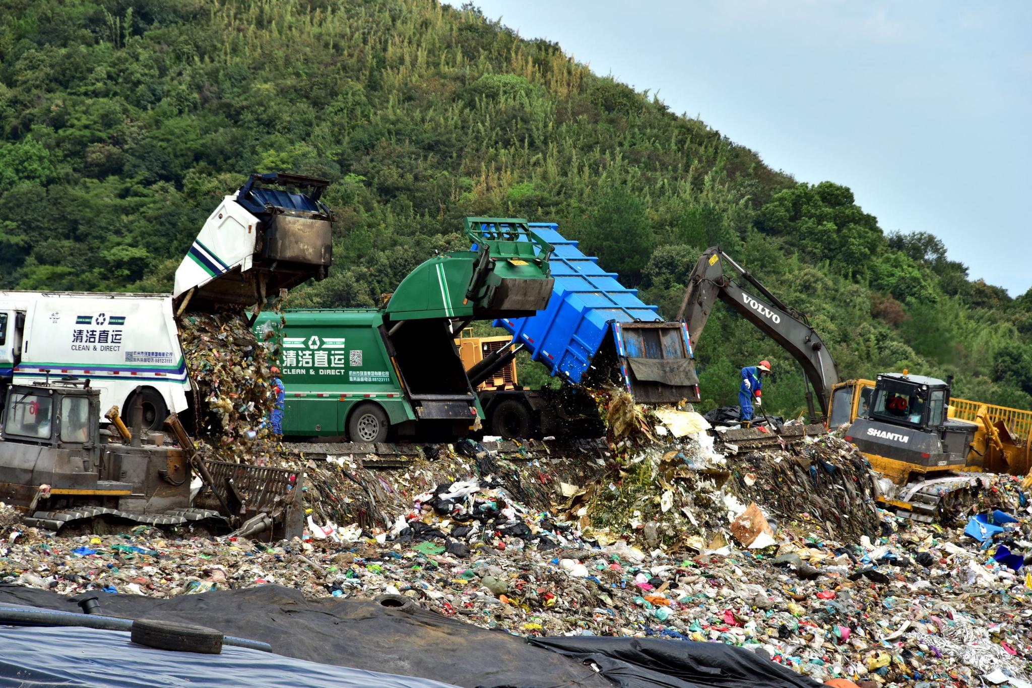 北京力推垃圾强制分类 2020年公共机构和相关