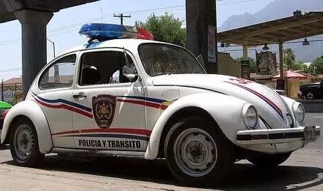 【移动堡垒】迪拜警车是超跑,日本警车能漂移