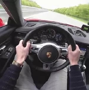 盘点那些上了不限速高速直接干到300km/h的跑车！