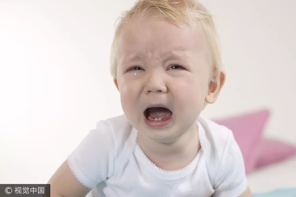 男孩睡觉总哭,妈妈还发现他脑袋形状有点不一