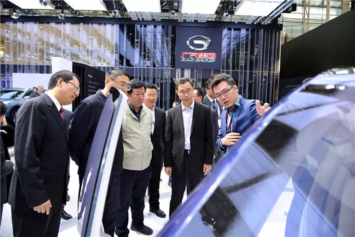 巡视车展的温国辉市长，给广汽馆的这些点了赞