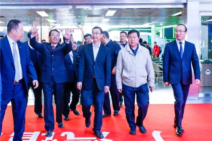 巡视车展的温国辉市长，给广汽馆的这些点了赞