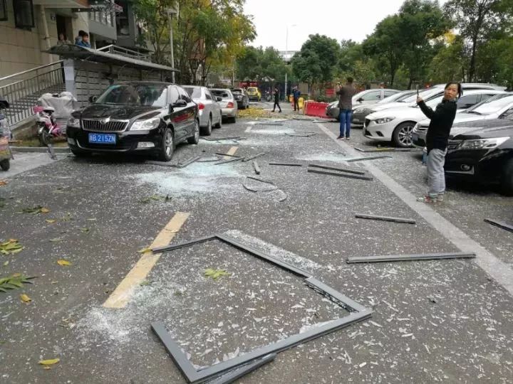 突发!浙江宁波发生爆炸,多栋房屋倒塌,多人受伤