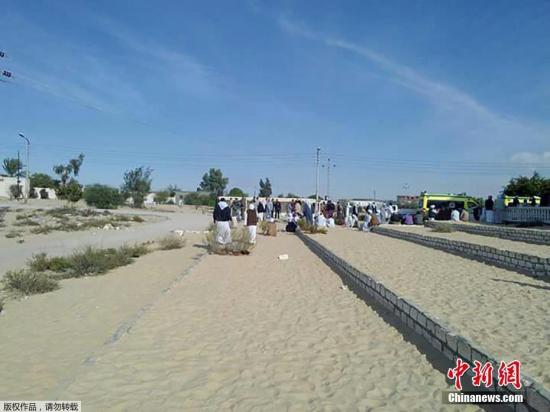埃及官方媒体称,死亡人数已升至300多人,另有上百人受伤。