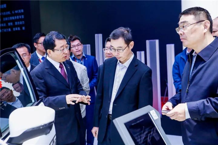 巡视车展的温国辉市长，给广汽馆的这些点了赞