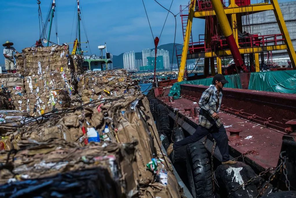 万象 | 为何中国严管洋垃圾,会让香港纸板奶
