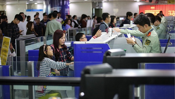 智库报告:放宽签证限制或可缩小中国旅游贸易