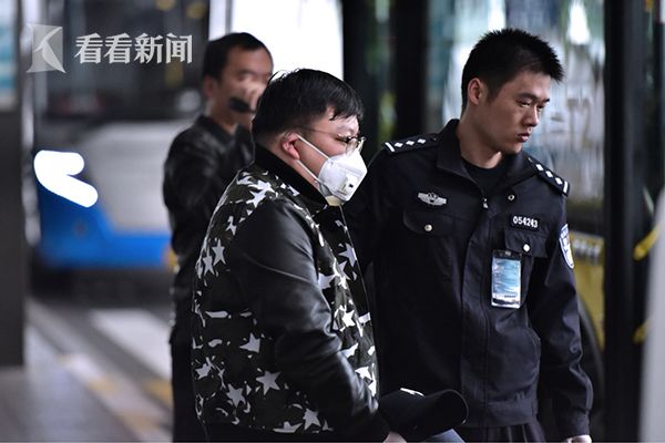 职务侵占上亿资金潜逃美国 警方成功劝返|警方