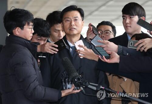图注:前韩国国情院第二次官崔润守