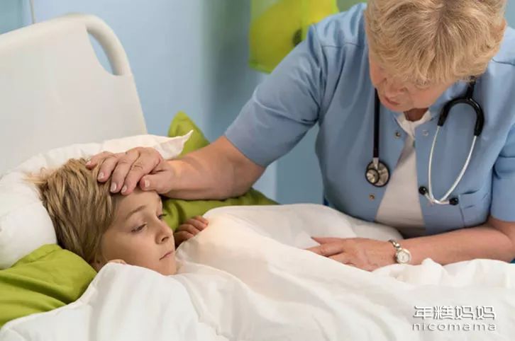 孩子发烧不要紧,乱吃药、乱捂汗才是帮倒忙!|给孩子|孩子发烧|退烧药_新浪育儿_新浪网