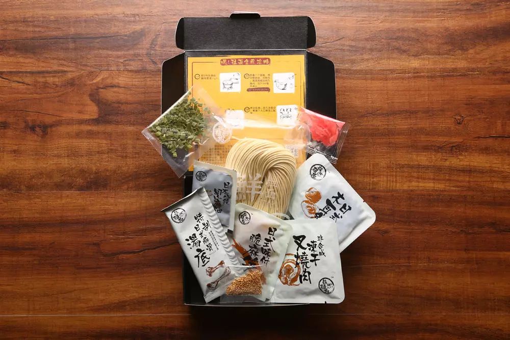 留学归来她为面食狂扔掉防腐剂熬出5款骨汤拉面获天使投资复购率20