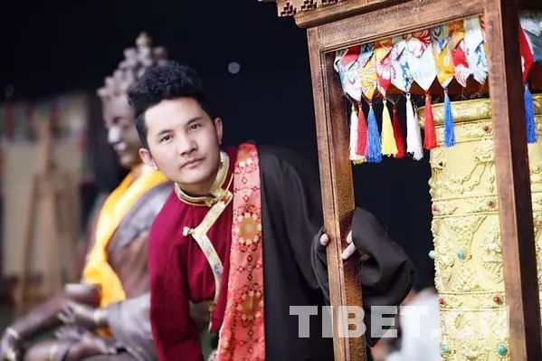 3、西藏大学毕业证是什么样子的：毕业证是什么样子的？