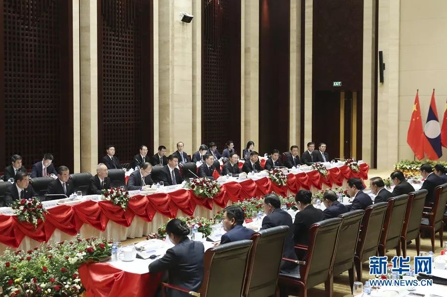 ▲11月14日,中共中央总书记、国家主席习近平在万象国家会议中心会见老挝总理通伦。