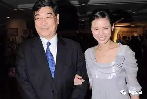 為渣男隱退十年不生孩子，李若彤的戀愛腦也是醉了