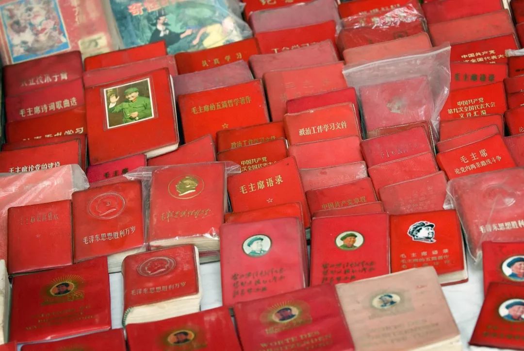 累计发行量超过50亿册的“红宝书”图片来源：视觉中国