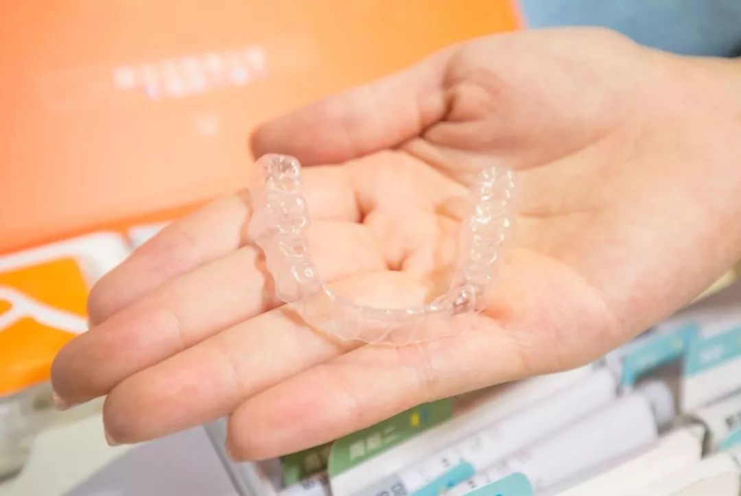你们清洗隐形牙套的频率是多久？