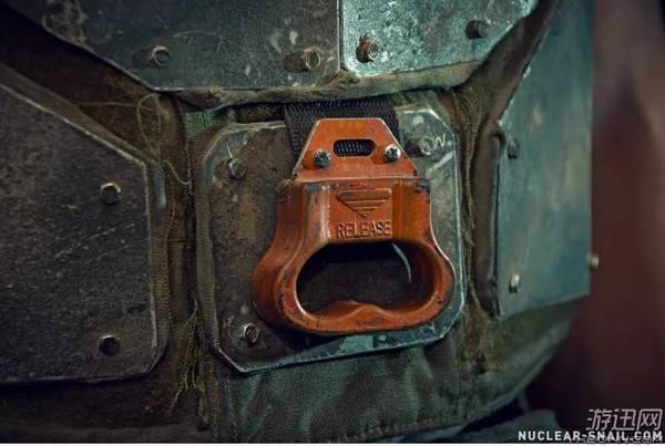 国外小哥Cos末世废土风格 残酷真实效果逼真