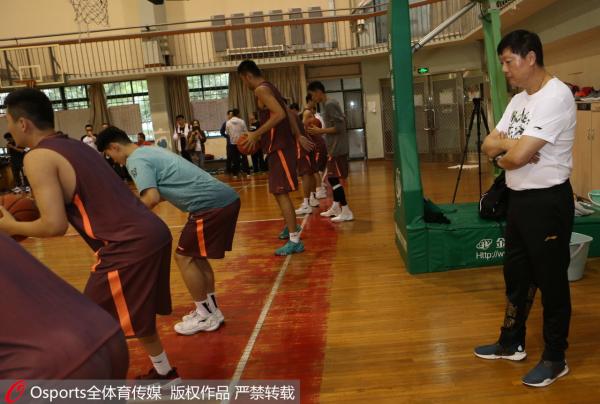 现场|李秋平回家了,上海篮球的魂找到了|刘炜|李
