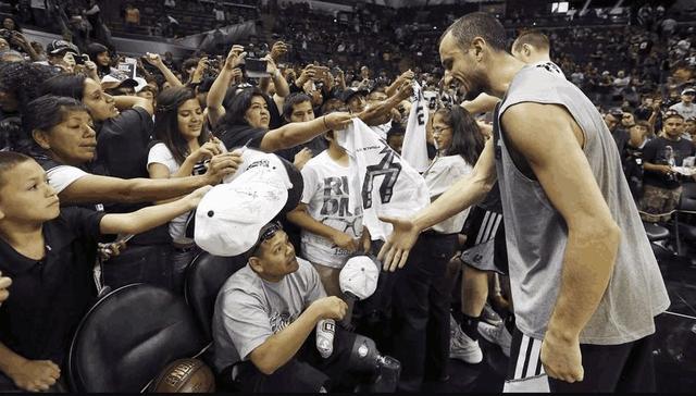 中国的GDP离不开工人的加班_熬夜加班图片(3)