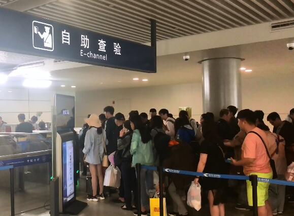 走自助入境通道护照少个入境验讫章,再次出境