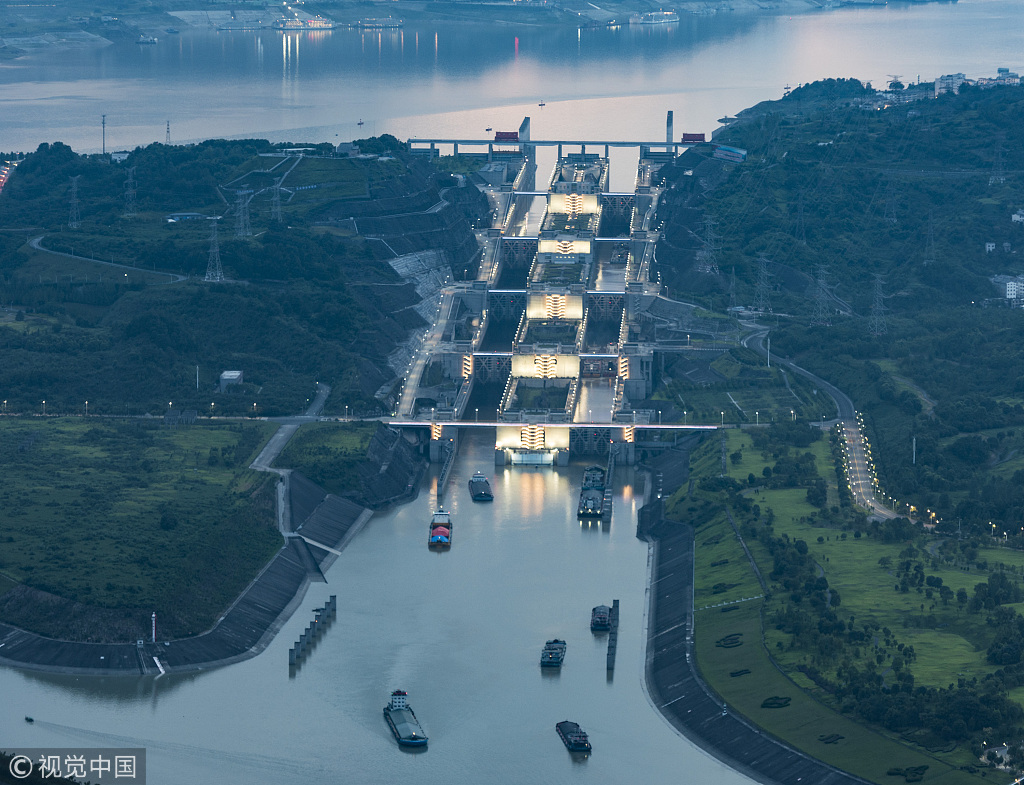 长江防总应急调度 疏散三峡滞留船舶295艘