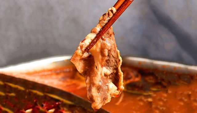 吃麻辣火锅时猪羊肉未涮熟 男子大脑内长寄生虫屡发癫痫