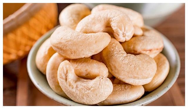 为啥买的腰果都不带壳呢,它到底是怎么长出来的?